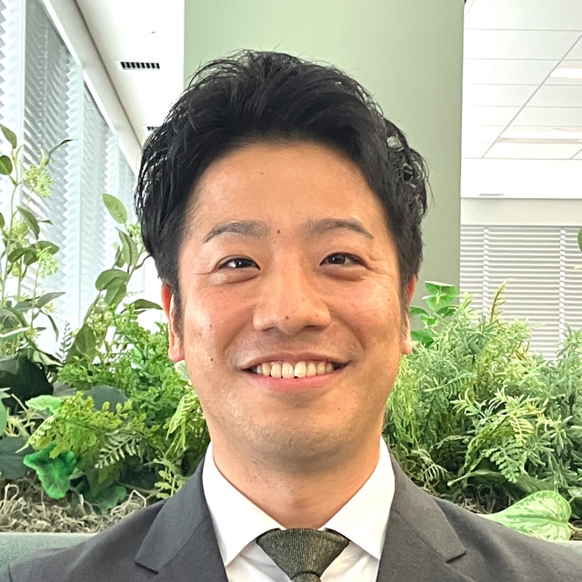 岩越 健太 氏